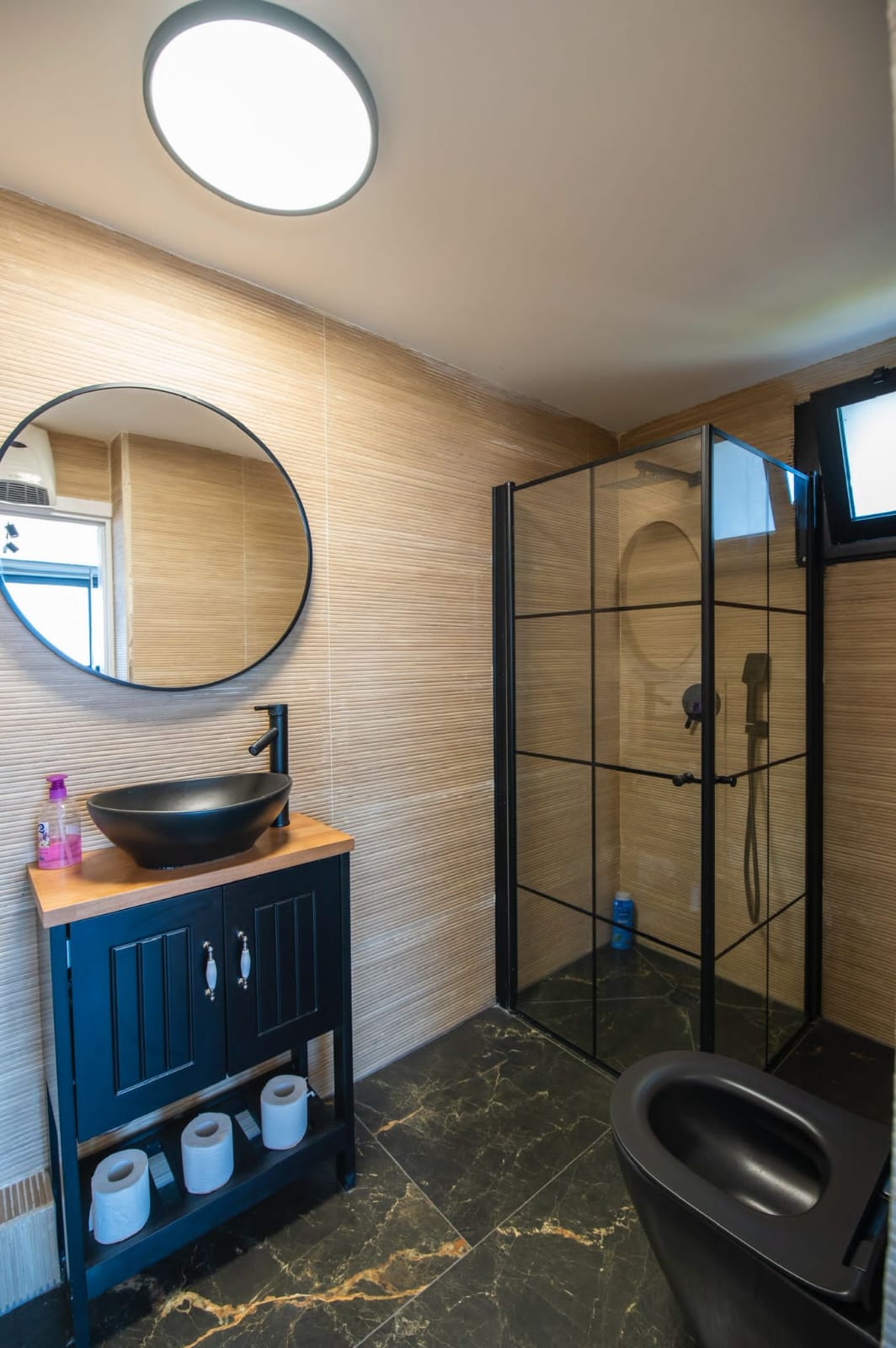 מיטה מול הים