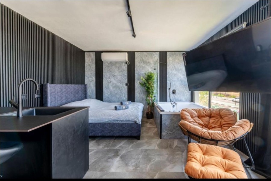 רומנטיקה בים - קו ראשון לים