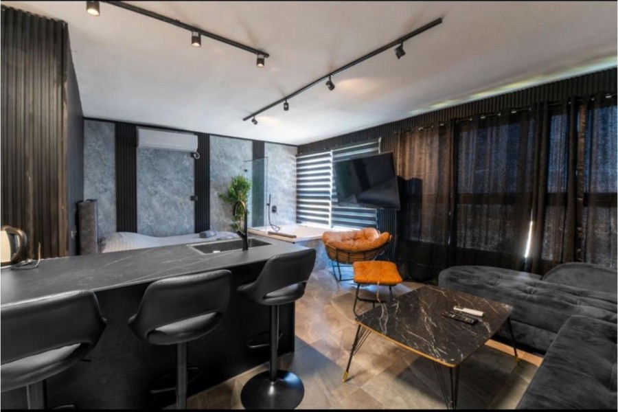 רומנטיקה בים - קו ראשון לים